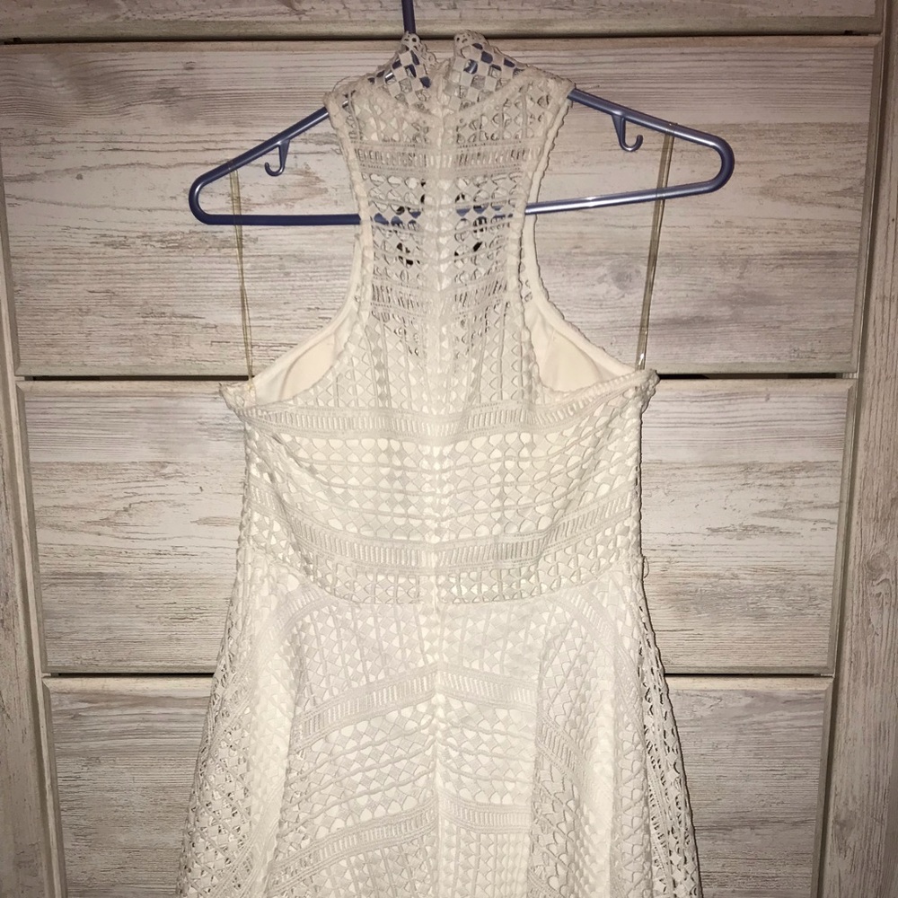 White dress - Picture 4 of 5